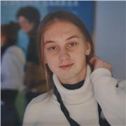 Profesora de refuerzo para las materias de los alumnos de primaria y con titulación en inglés para alumnos de secundaria también.